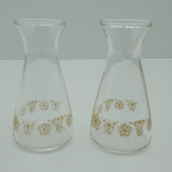 Pyrex Butterfly Gold Glass Salt & Pepper Shakers Corelle Clear Glass Shaker Set - Picture 2 of 11